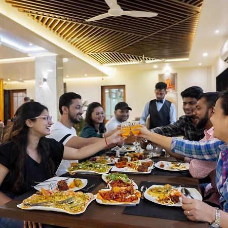 Hotel Surya Grande Kudal  외부 사진