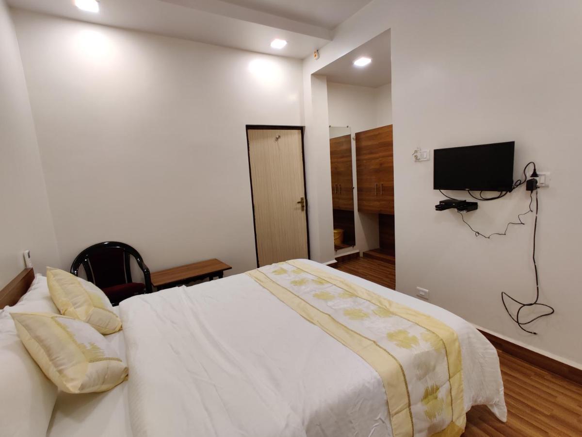 Hotel Surya Grande Kudal  외부 사진