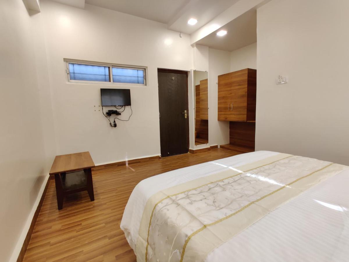 Hotel Surya Grande Kudal  외부 사진